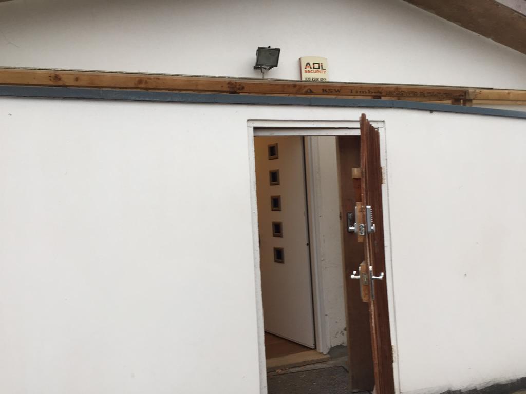 The Bungalow Лондон Экстерьер фото